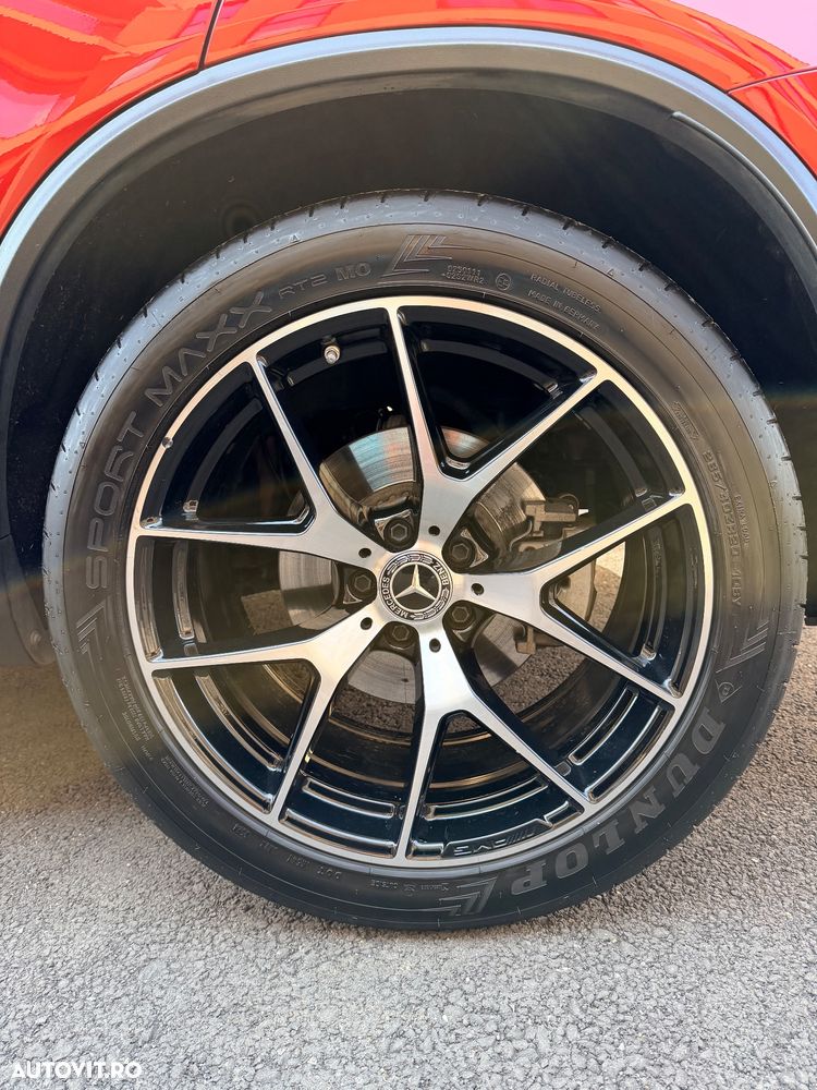 Mercedes-Benz GLC 300 e 4MATIC - 37