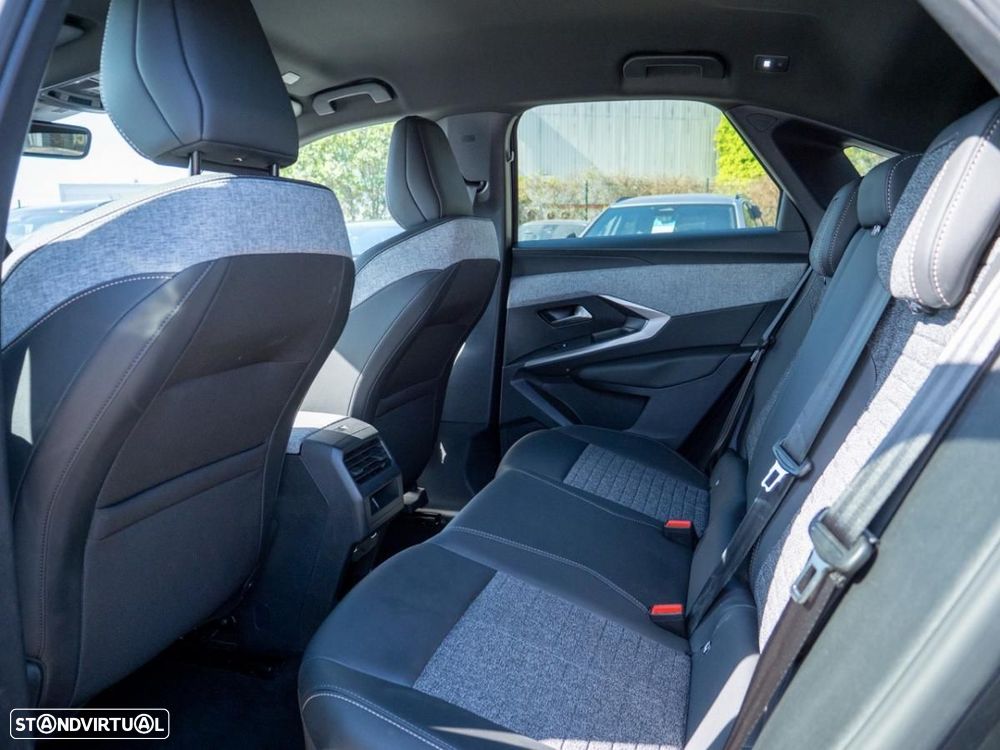 Peugeot E-3008 73 kWh Allure - 25