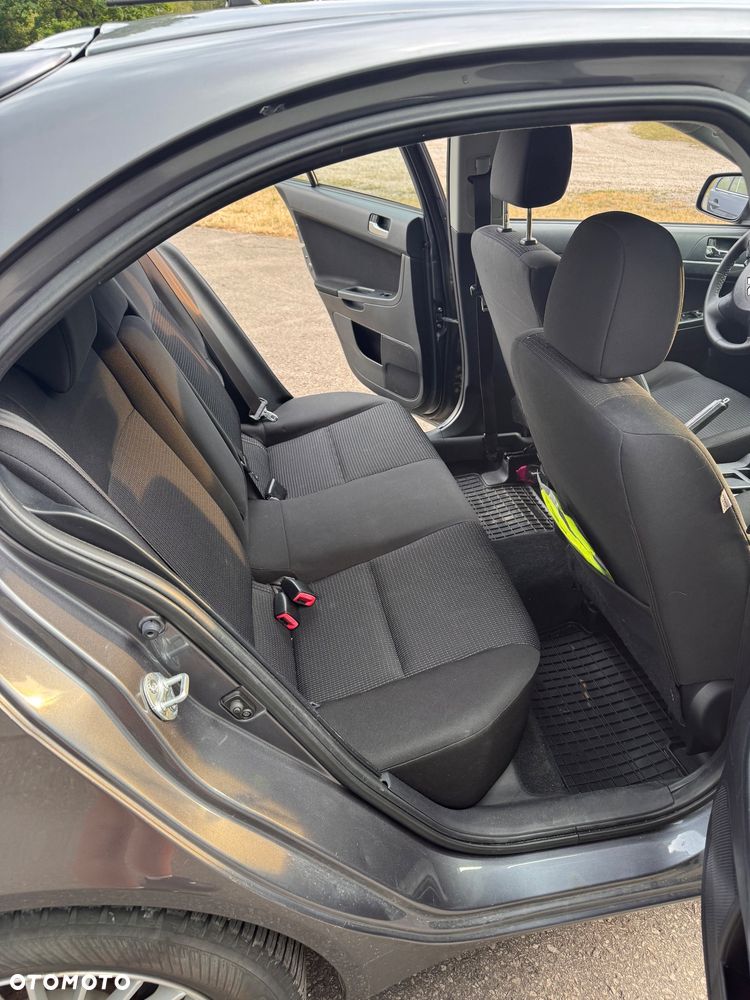 Mitsubishi Lancer 1.5 Invite - 14