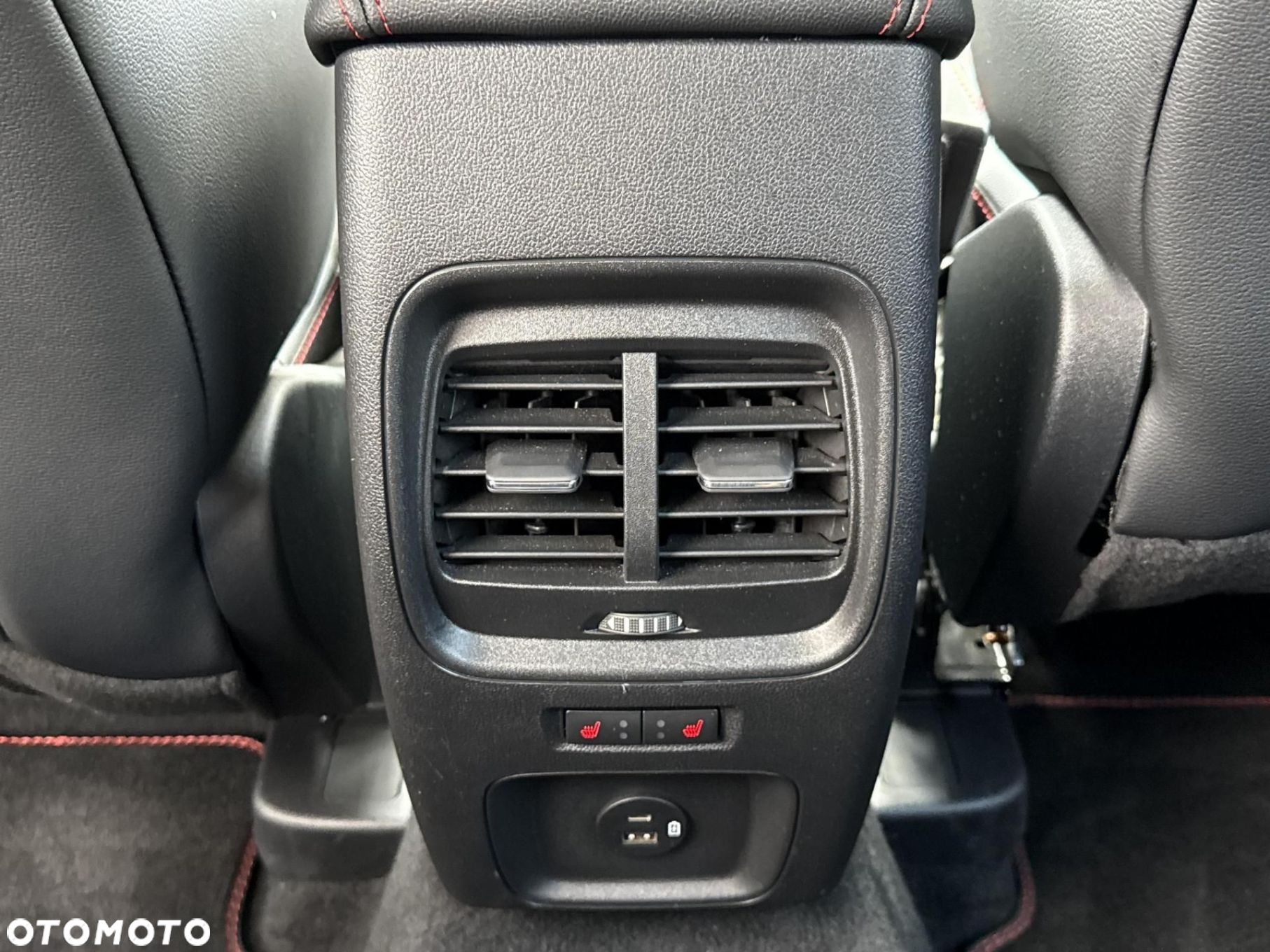 Ford Kuga 1.5 EcoBoost ST-LINE X - 16