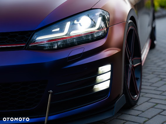 Volkswagen Golf - 11