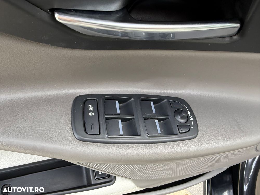 Jaguar XE D180 Aut. R-Dynamic SE - 20