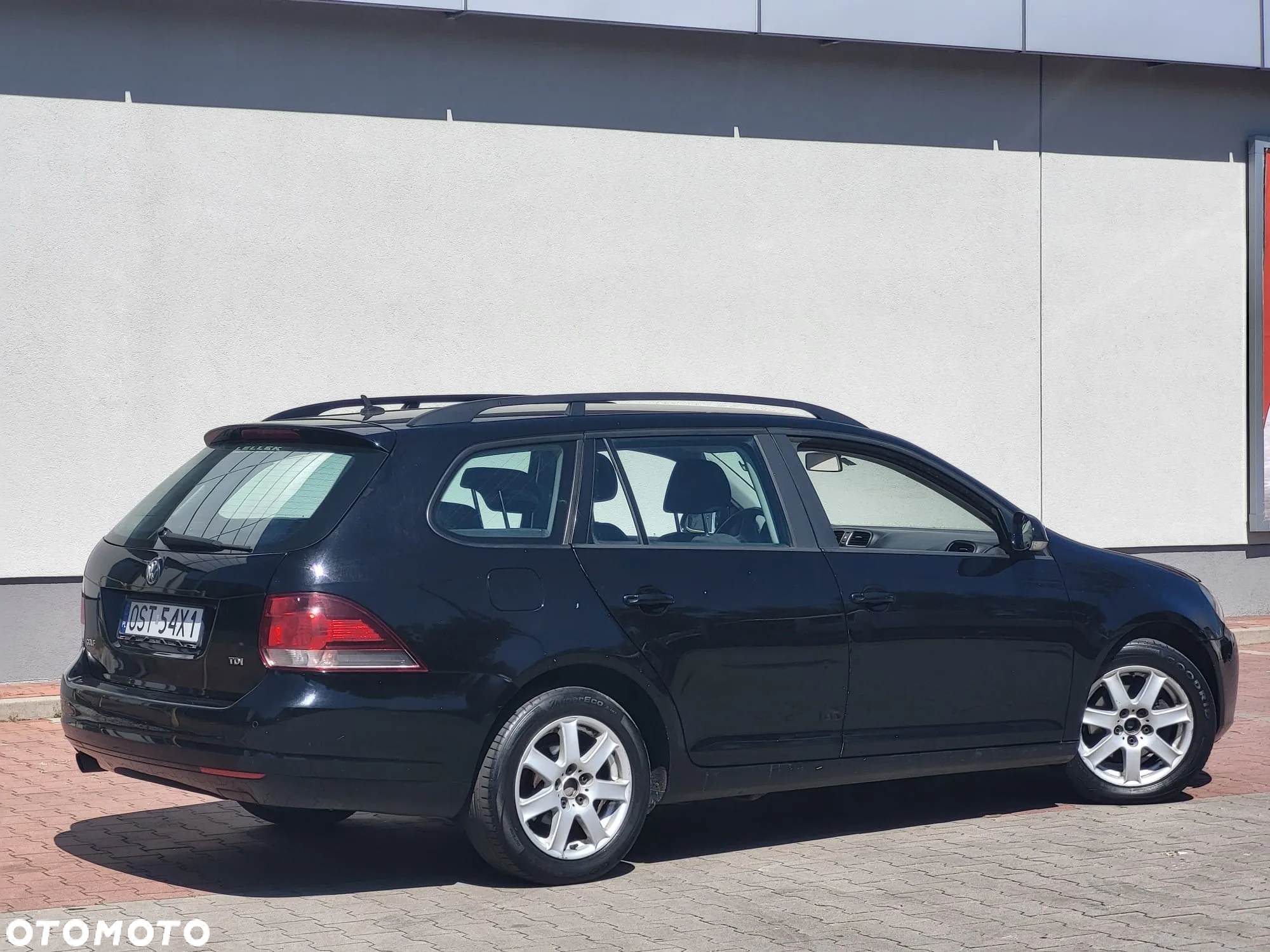 Volkswagen Golf VI 1.6 TDI Comfortline - 4