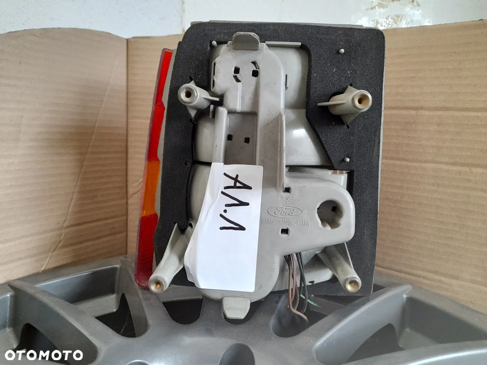 Lampa prawy tył Ford Escort MK3 Ford OE 81AG13A602CA - 3