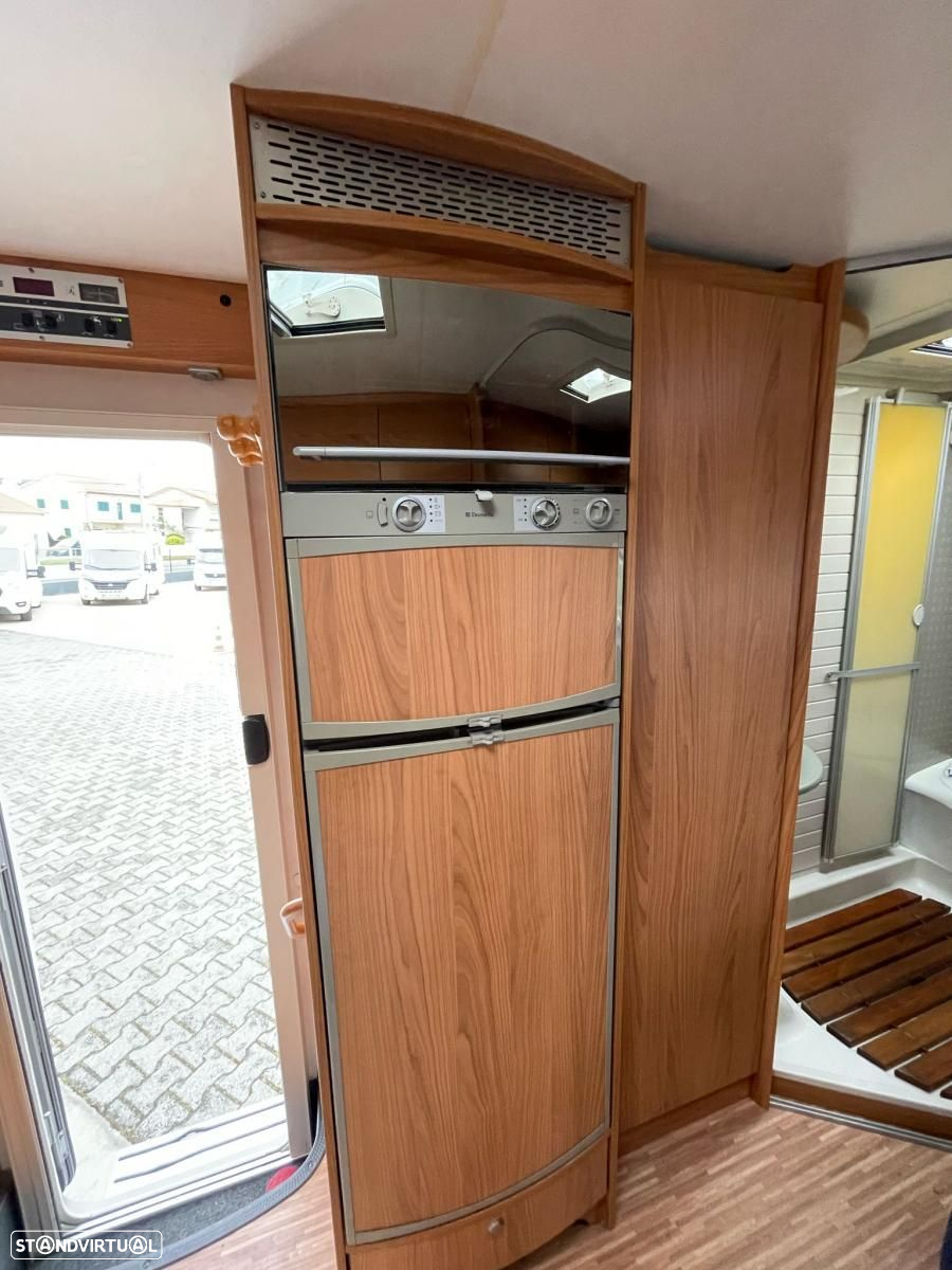 Burstner Privilége T630 cama francesa - 42