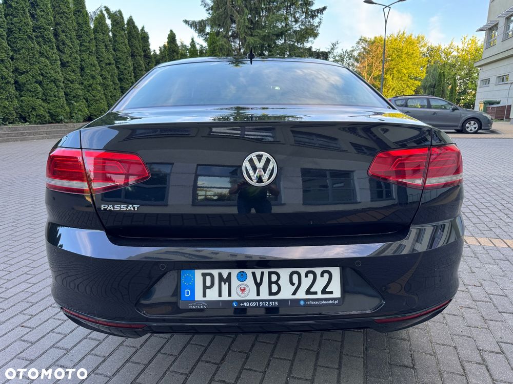 Volkswagen Passat - 17