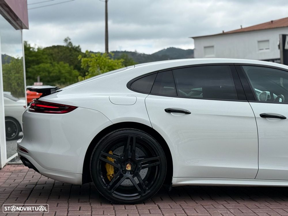 Porsche Panamera 4 S - 8