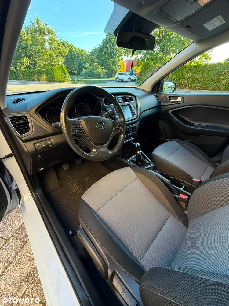 Hyundai i20 1.2 Trend - 21