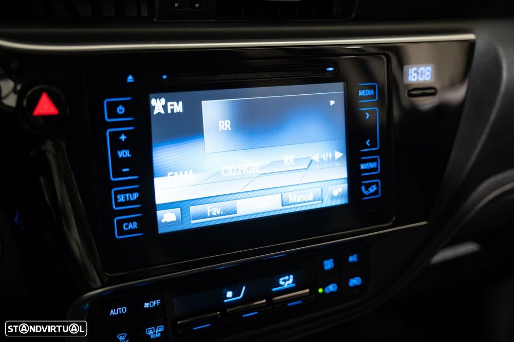 Toyota Auris Touring Sports - 12