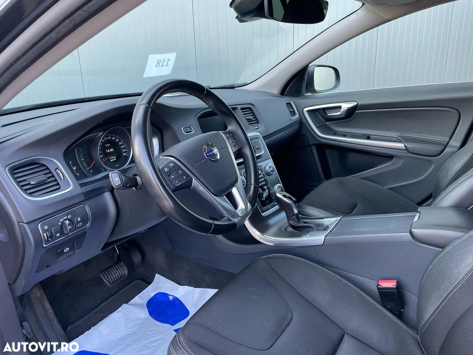 Volvo V60 D3 Geartronic Momentum Pro - 4