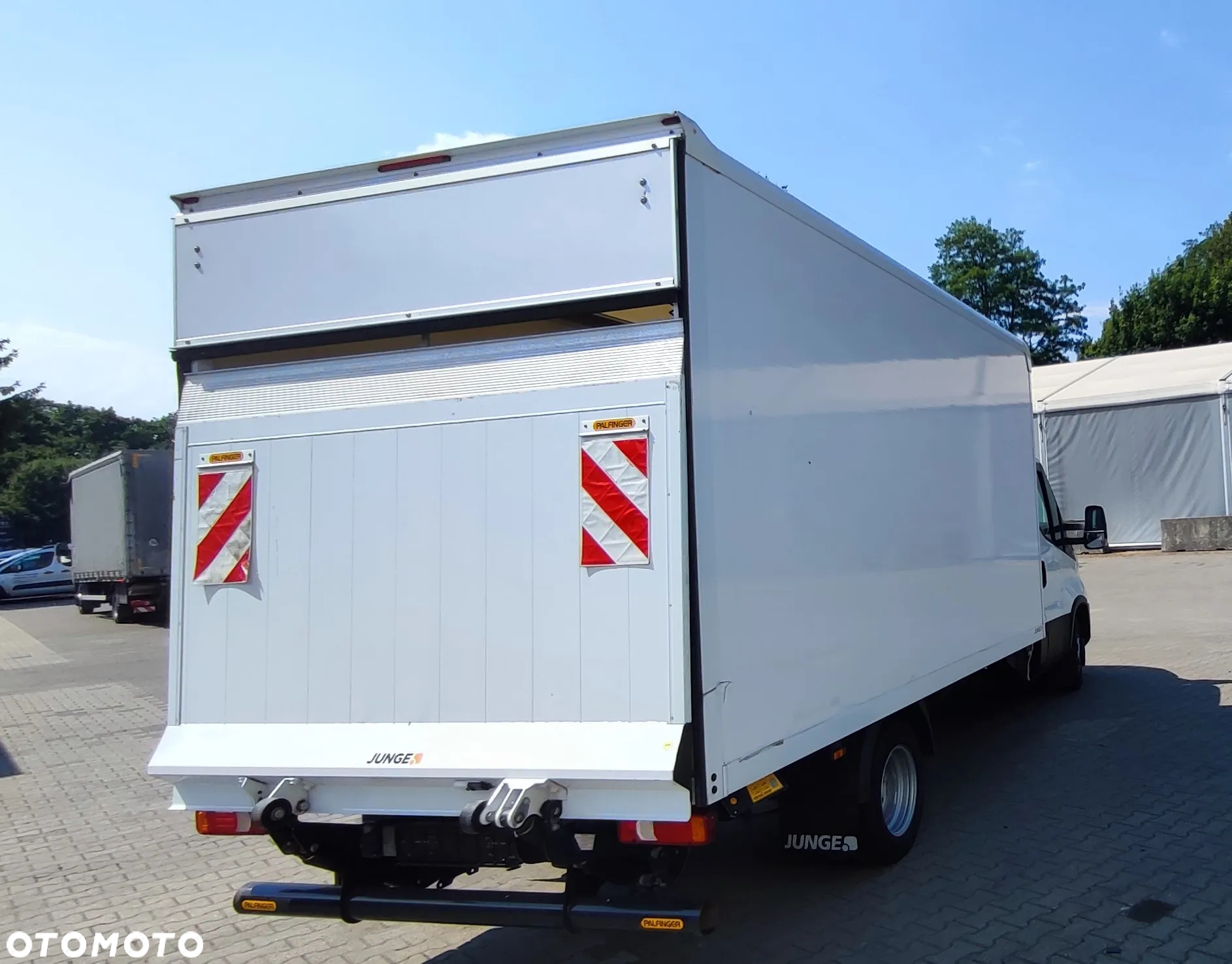 Iveco Daily * bliźniak *  KONTENER WINDA 35C16 bardzo ładny - 6