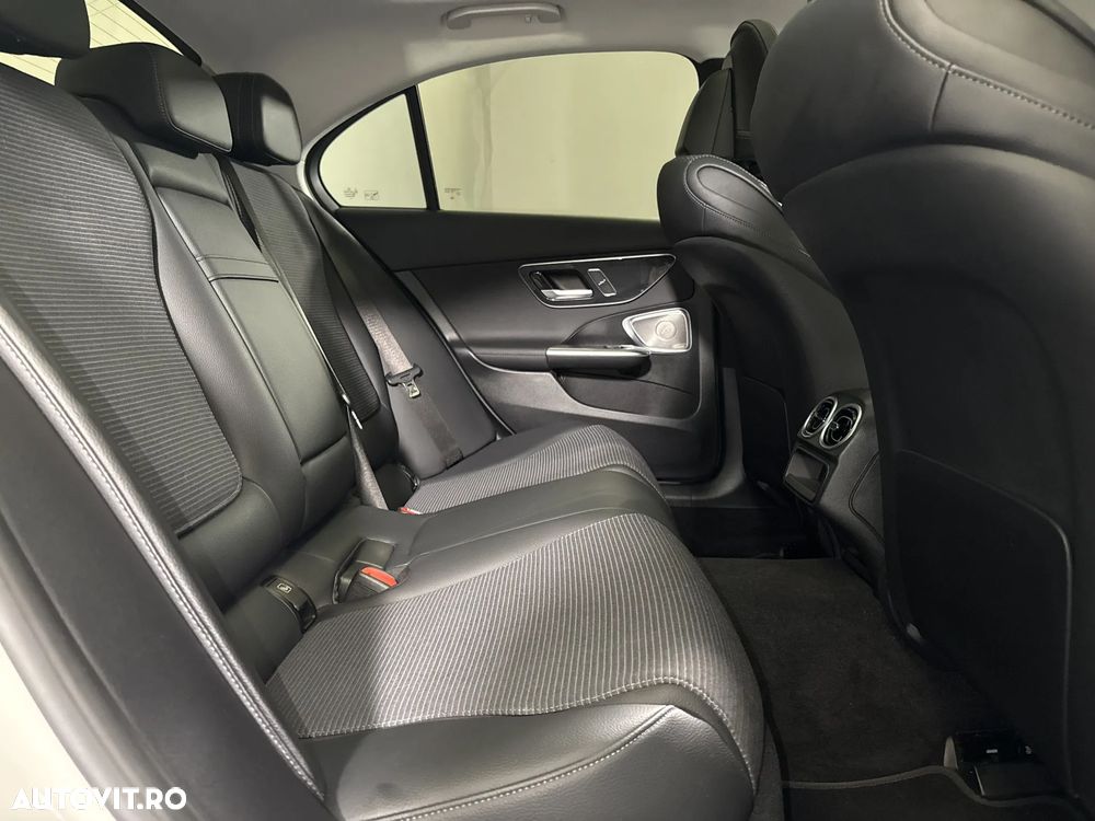Mercedes-Benz C 300 4Matic 9G-TRONIC - 13