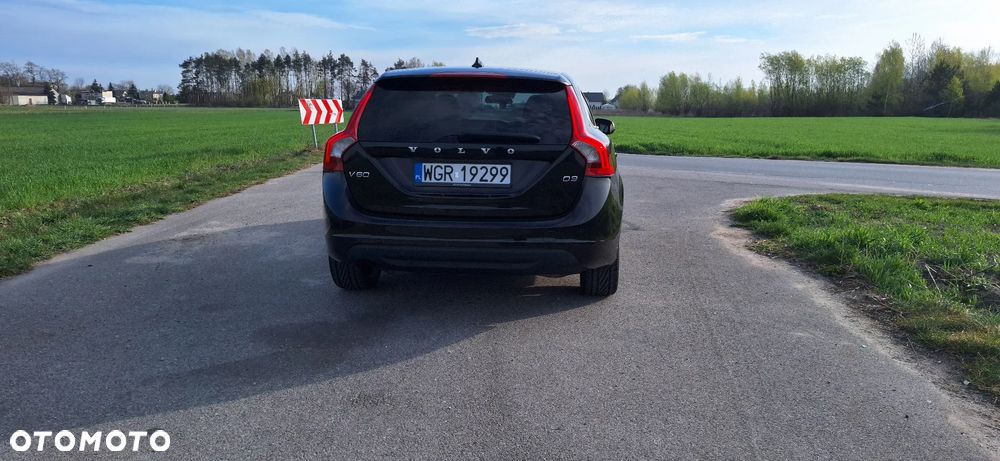 Volvo V60 D3 Momentum - 8