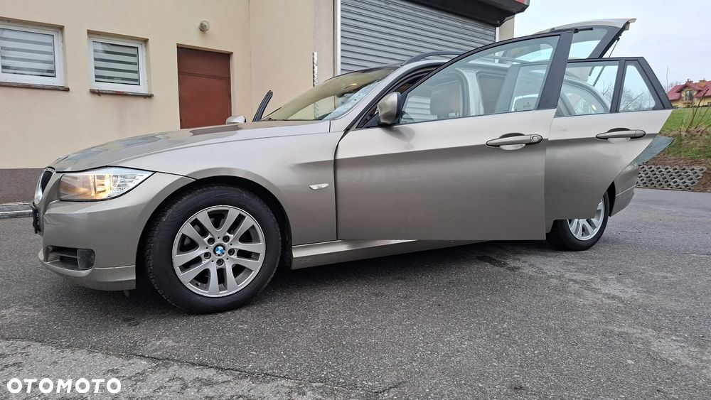 BMW Seria 3 318i Edition Exclusive - 17