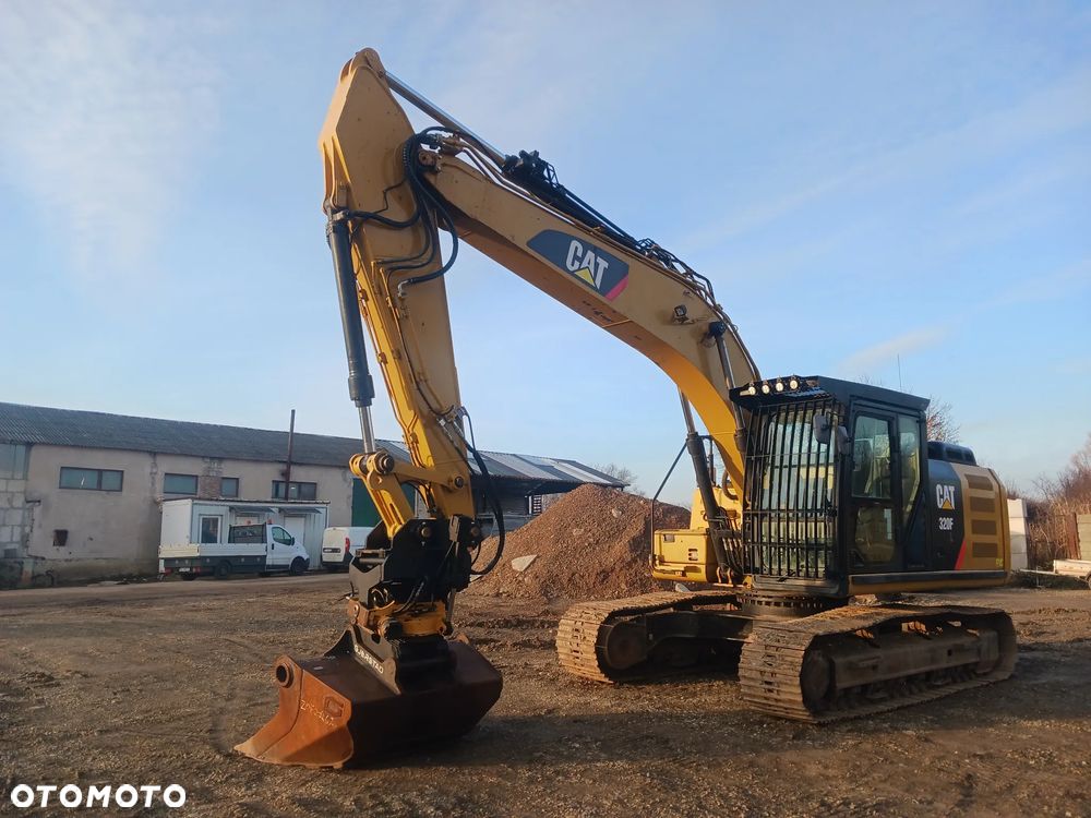 Caterpillar 320F - 4