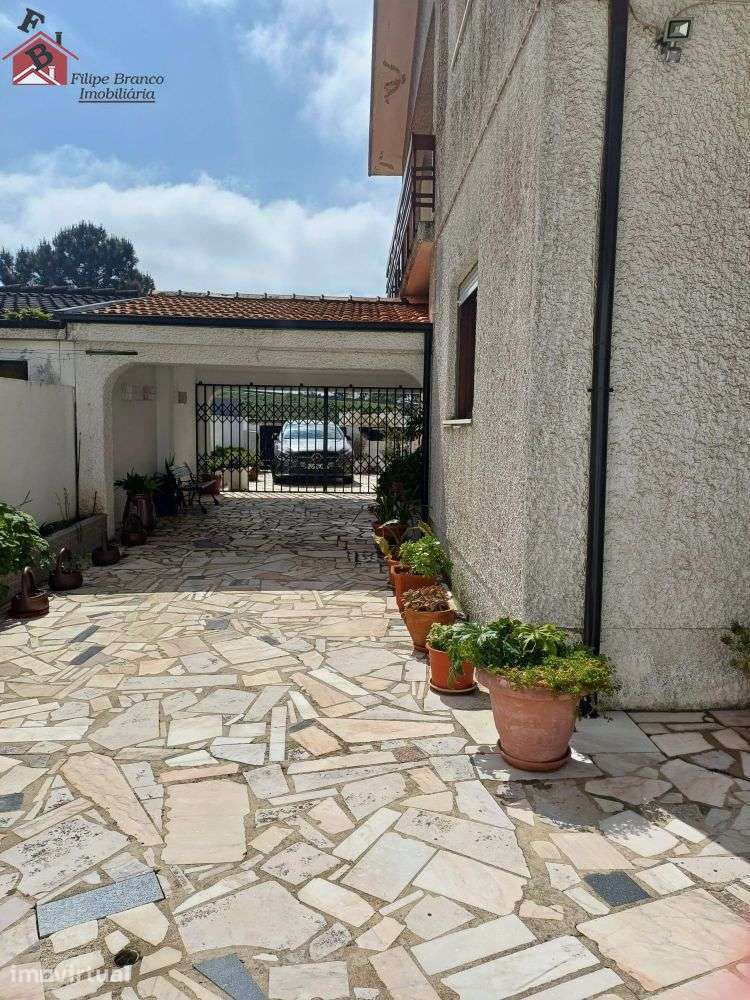 ESPAÇOSA MORADIA V5 3 FRENTES 800M DO GAIASHOPPING - Grande imagem: 3/32