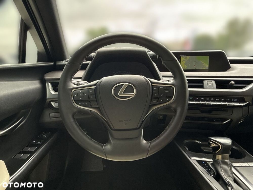 Lexus UX - 24