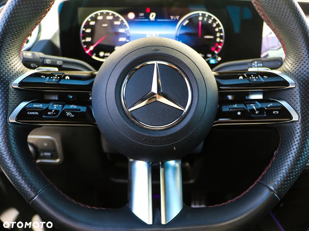 Mercedes-Benz GLA 250e AMG Line - 25