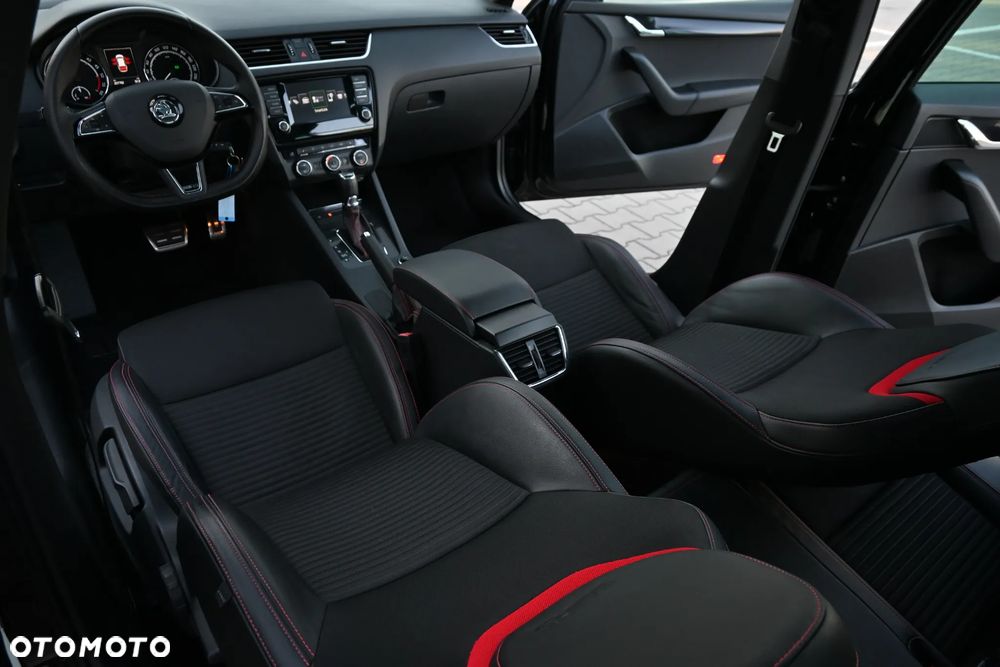 Skoda Octavia 2.0 TDI DSG RS - 30