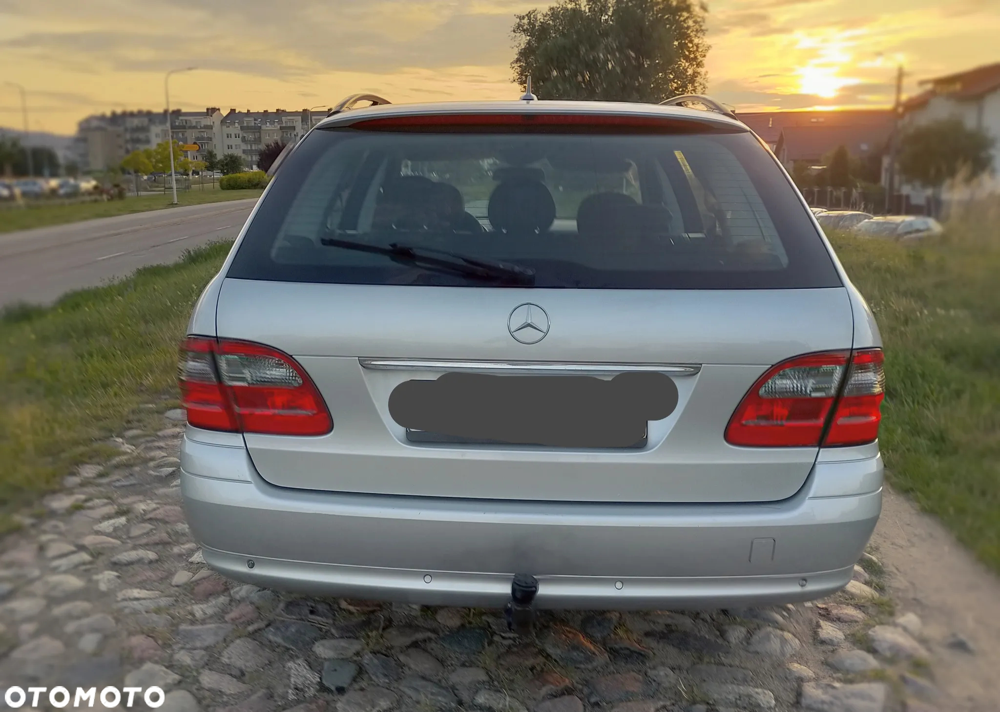 Mercedes-Benz Klasa E 220 T CDI Elegance DPF - 4