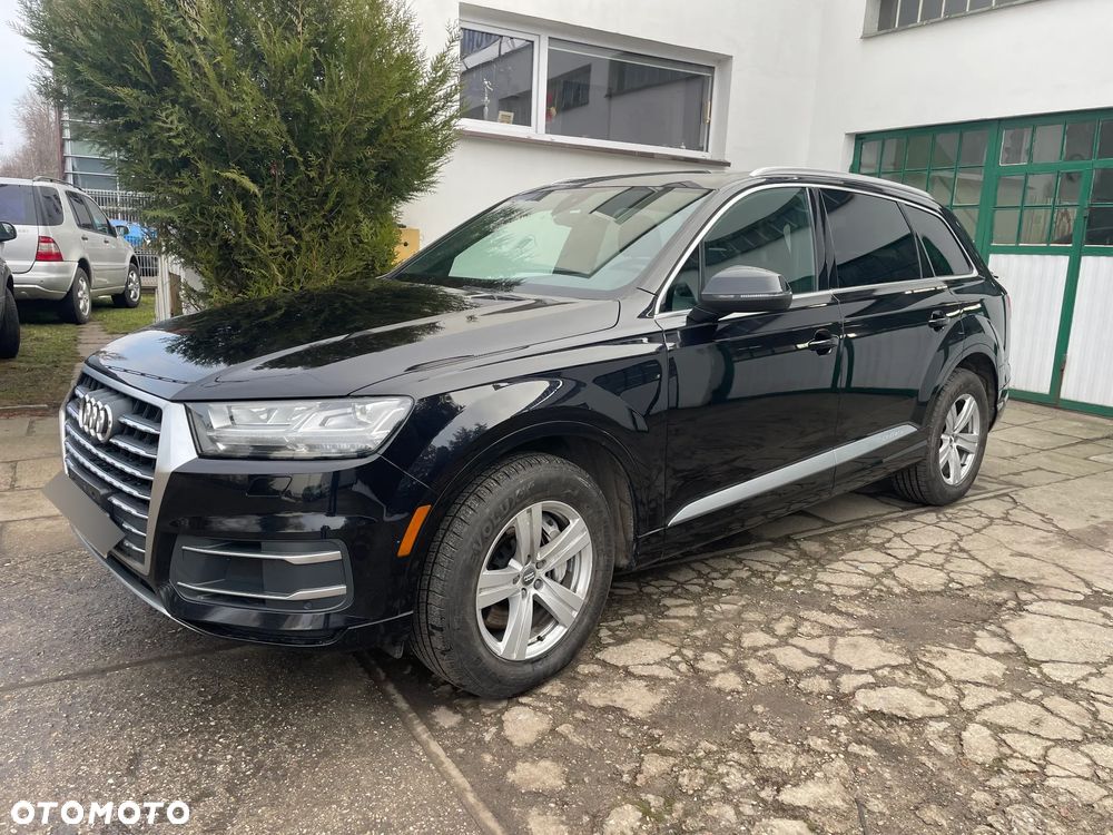 Audi Q7 - 1