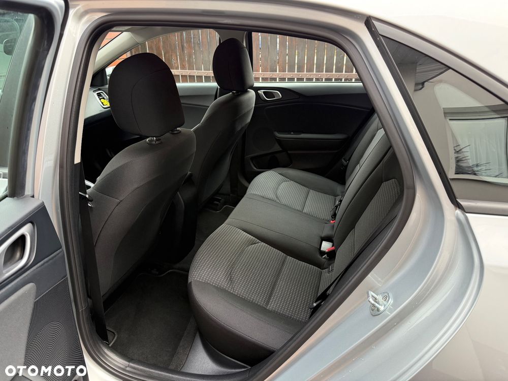 Kia Ceed - 9