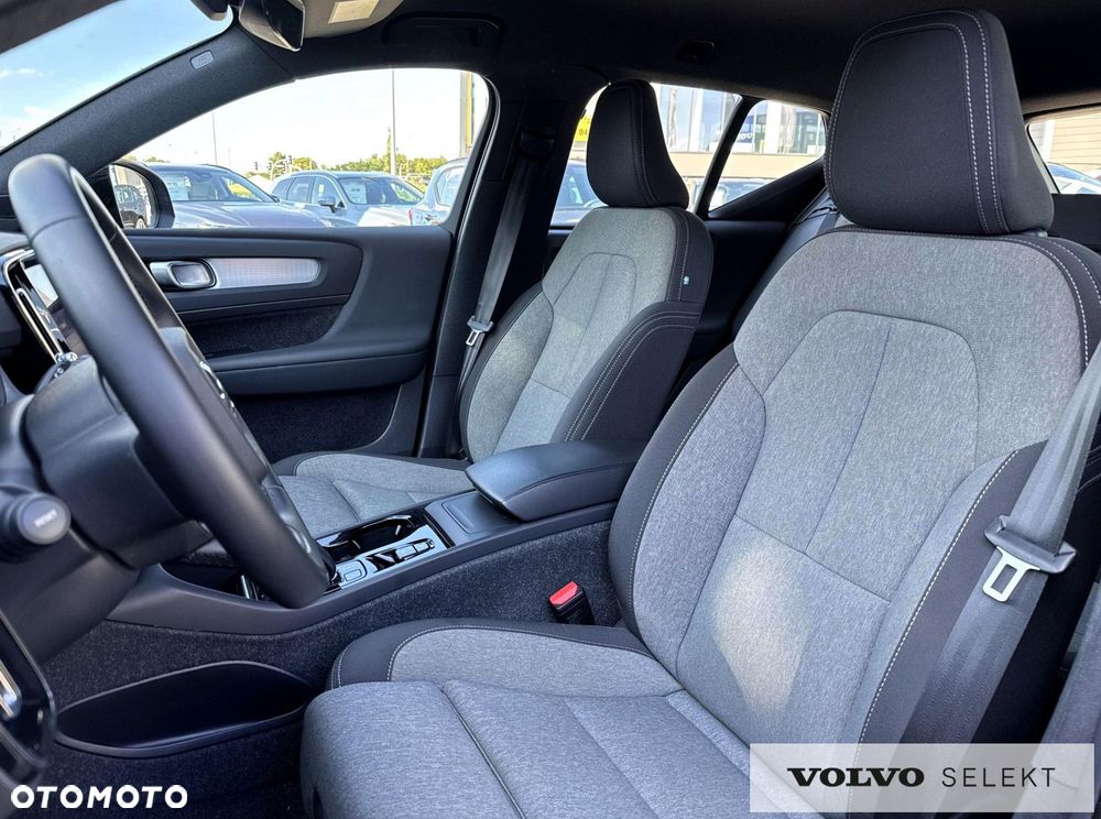 Volvo XC 40 B3 Plus Dark - 30