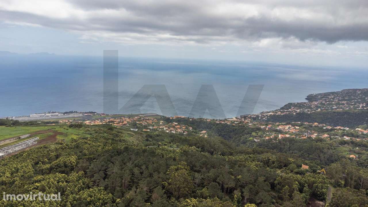 "Refúgio Natural ao Lado do Golfe – Terreno Plano com 6.730 m2 no Sant - Grande imagem: 4/37