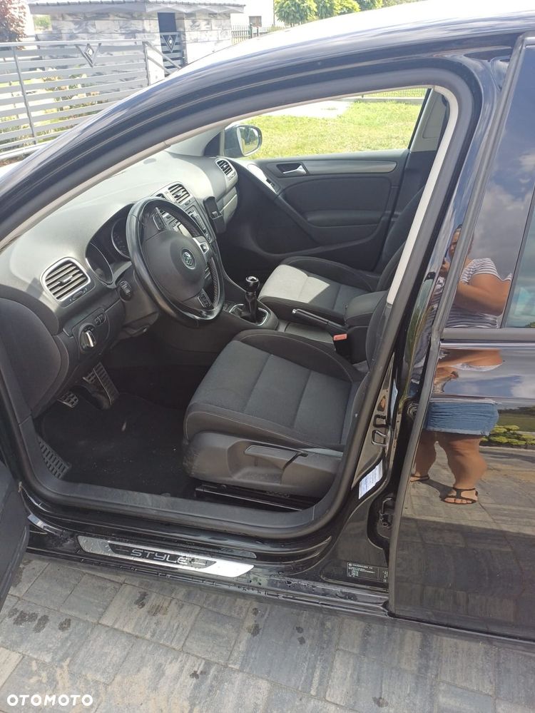 Volkswagen Golf - 6