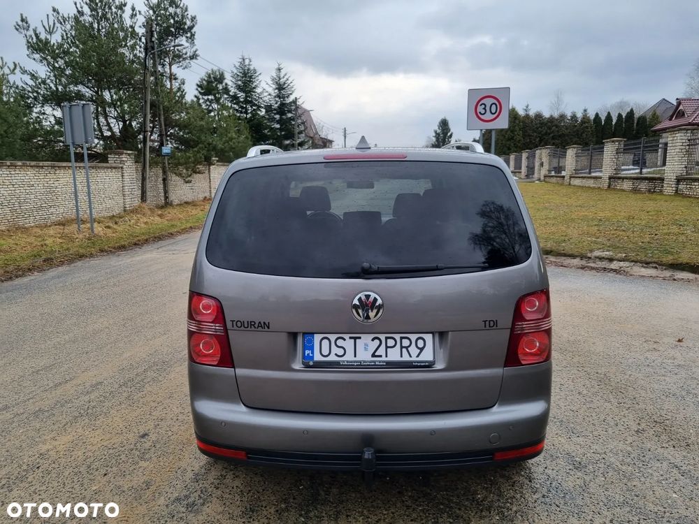 Volkswagen Touran 2.0 TDI Highline - 18