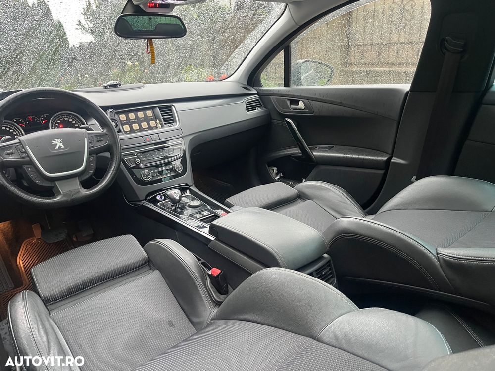 Peugeot 508 RXH Hybrid4 - 12
