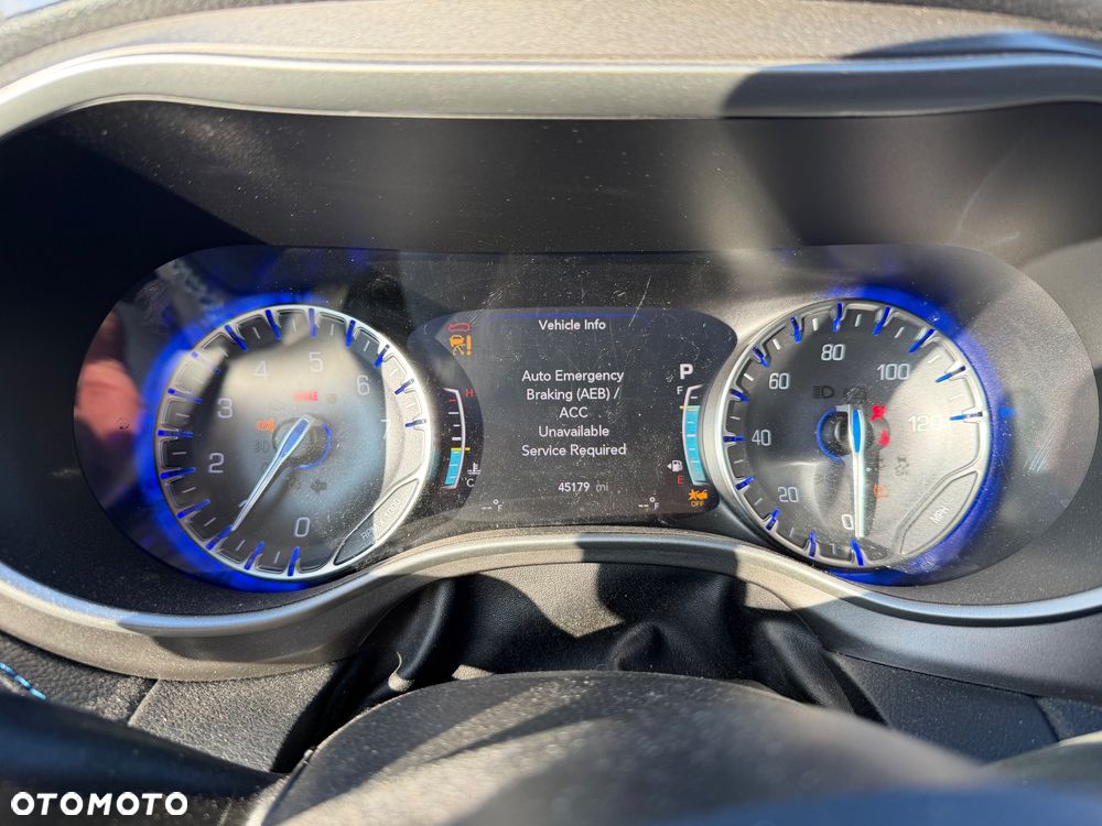 Chrysler Pacifica - 12