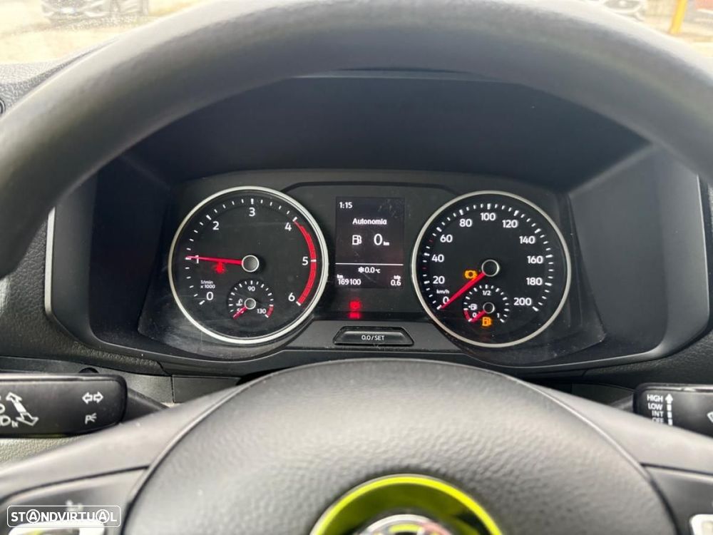 VW Crafter 50/35 2.0 L4 c/frio c/iva - 6