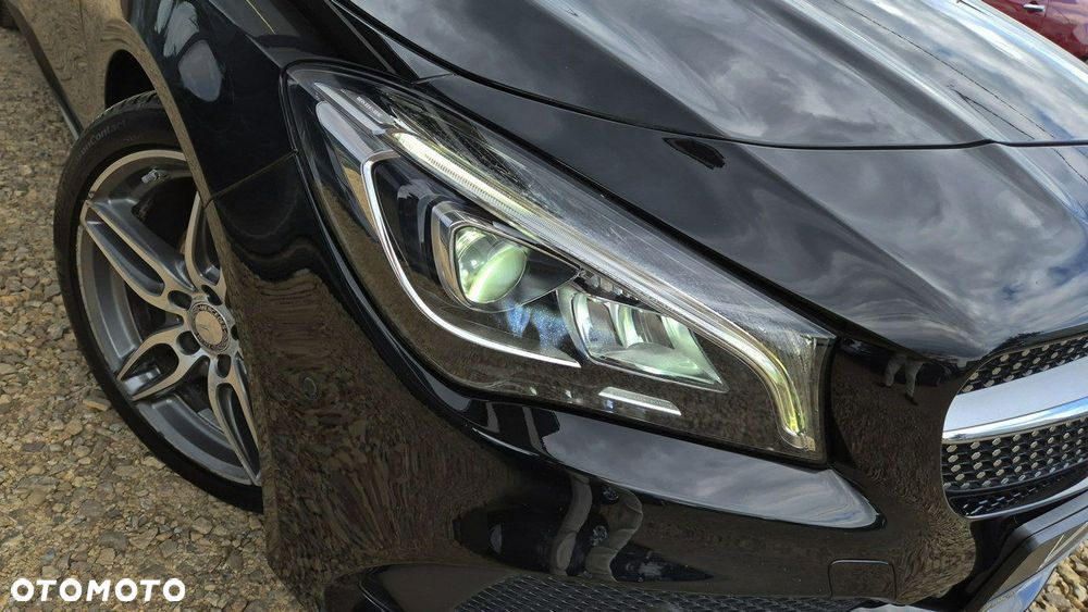 Mercedes-Benz CLA 200 7G-DCT AMG Line - 11