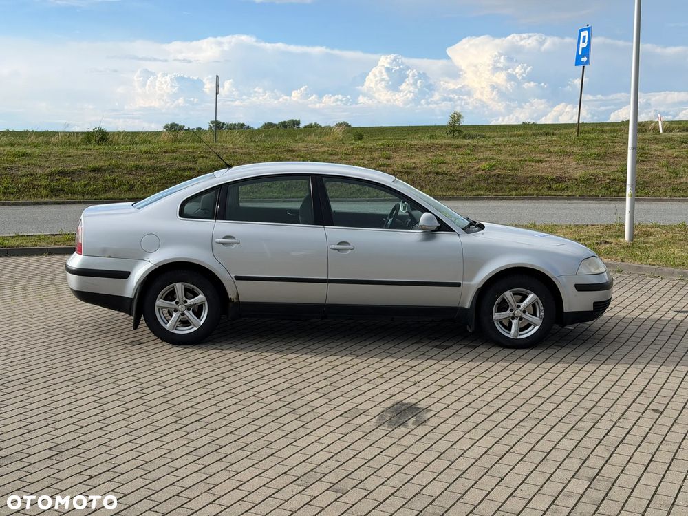 Volkswagen Passat 1.9 TDI Comfortline - 2