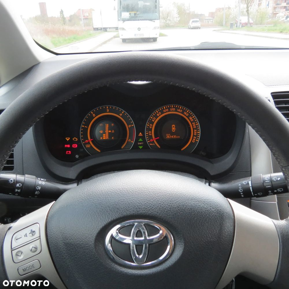 Toyota Auris 2.0 D-4D Life+ - 12