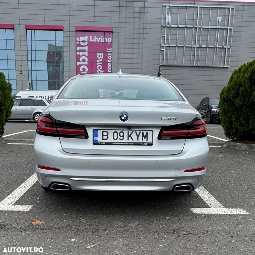 BMW Seria 5 540i Aut. Sport Line - 40