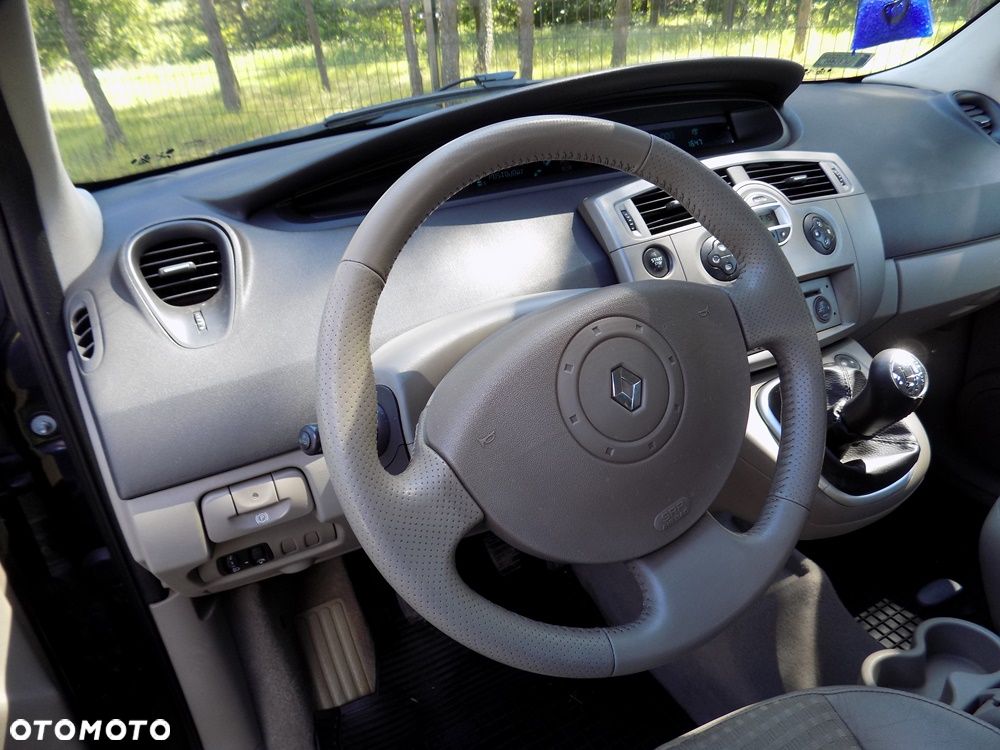 Renault Scenic 1.6 16V Luxe Privilege - 24