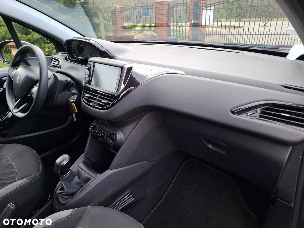 Peugeot 208 82 VTI Style - 13