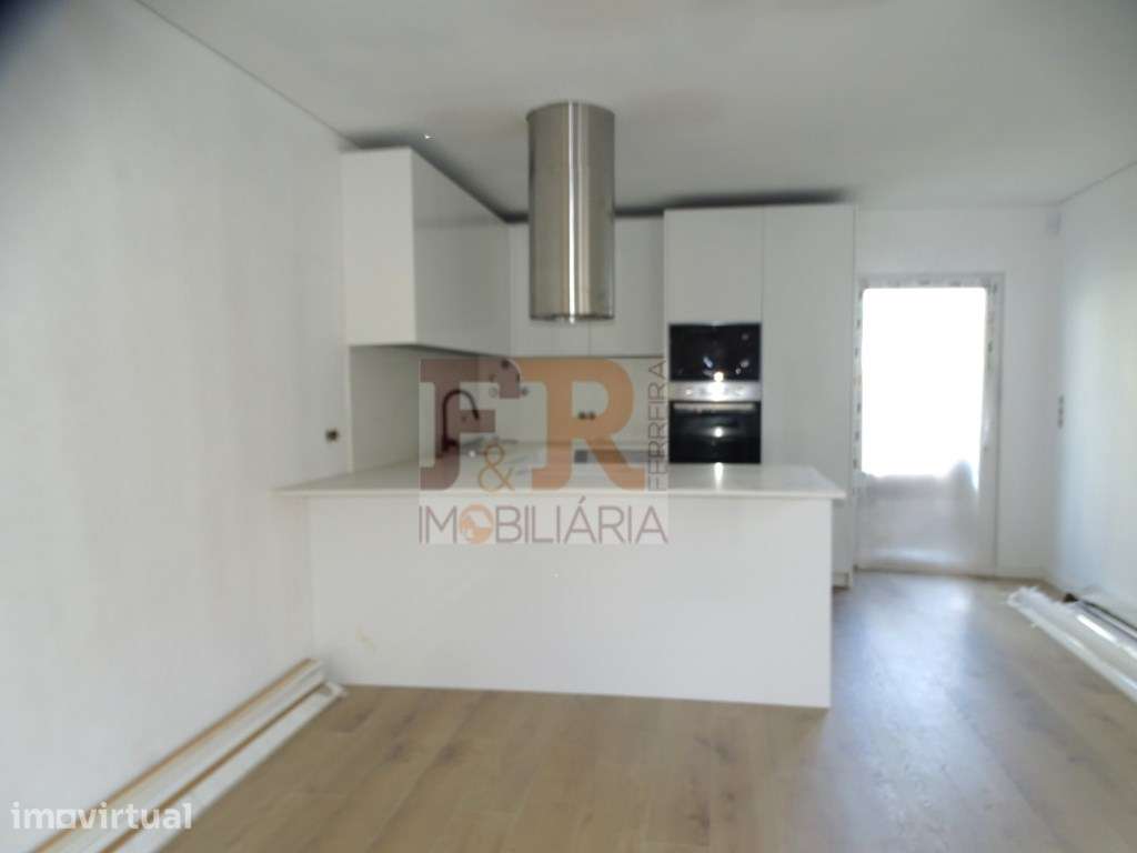 Moradia Geminada Duplex T3 Fernão Ferro - Grande imagem: 5/37