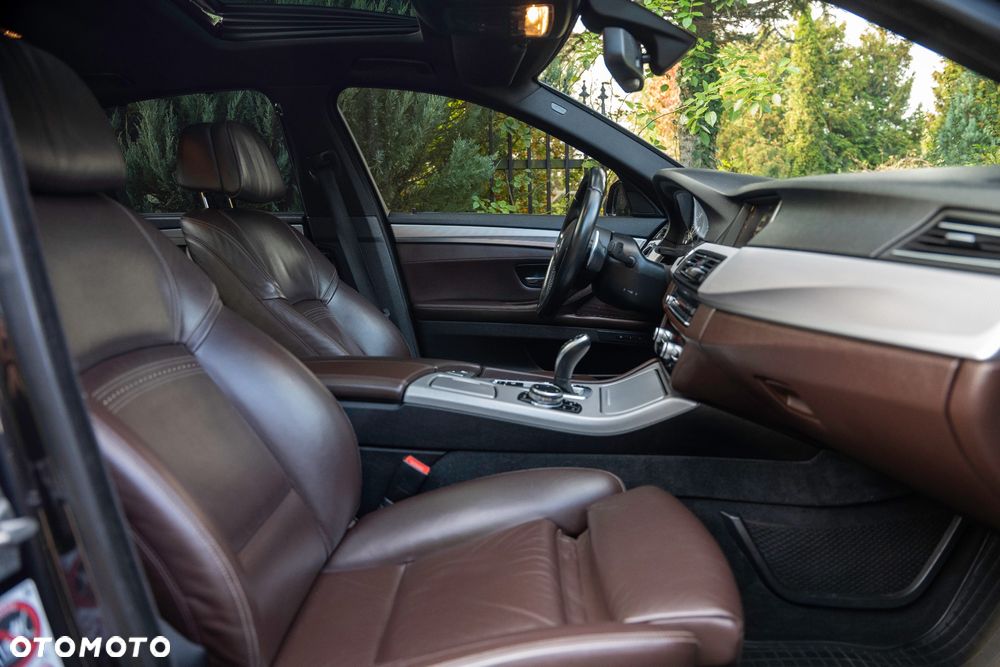 BMW Seria 5 530d xDrive - 16