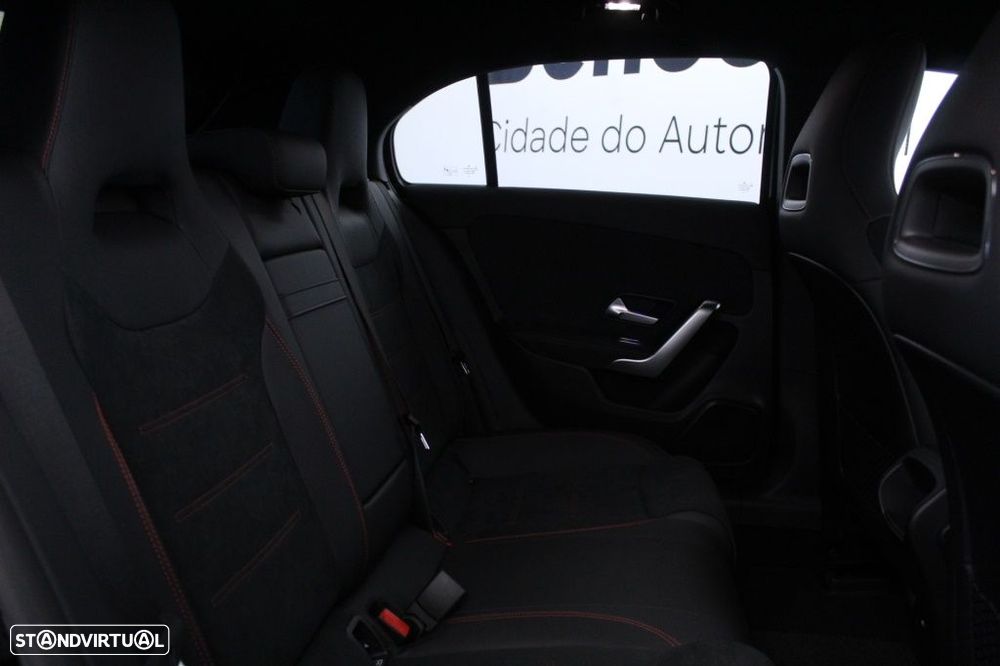 Mercedes-Benz A 250 e AMG Line - 15