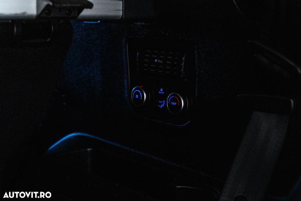 Hyundai Santa Fe 2.2 CRDi 4WD Automatik Premium - 18