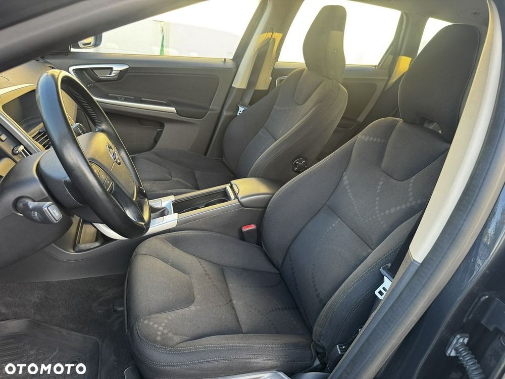Volvo XC 60 D4 AWD Momentum - 21