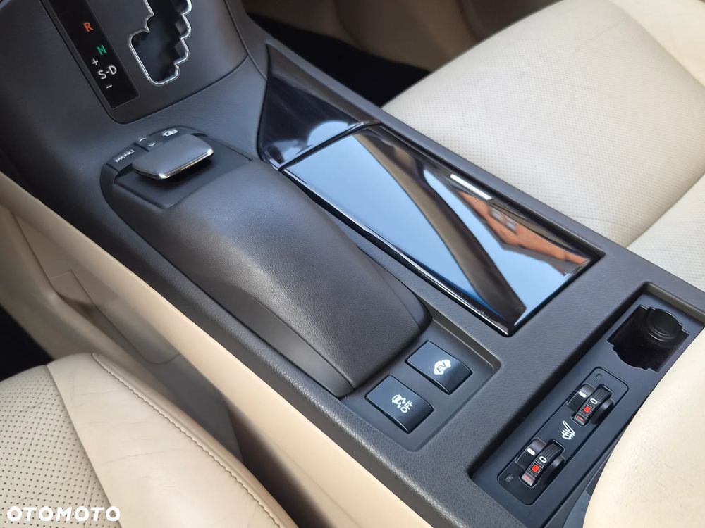 Lexus RX 450h Prestige - 25