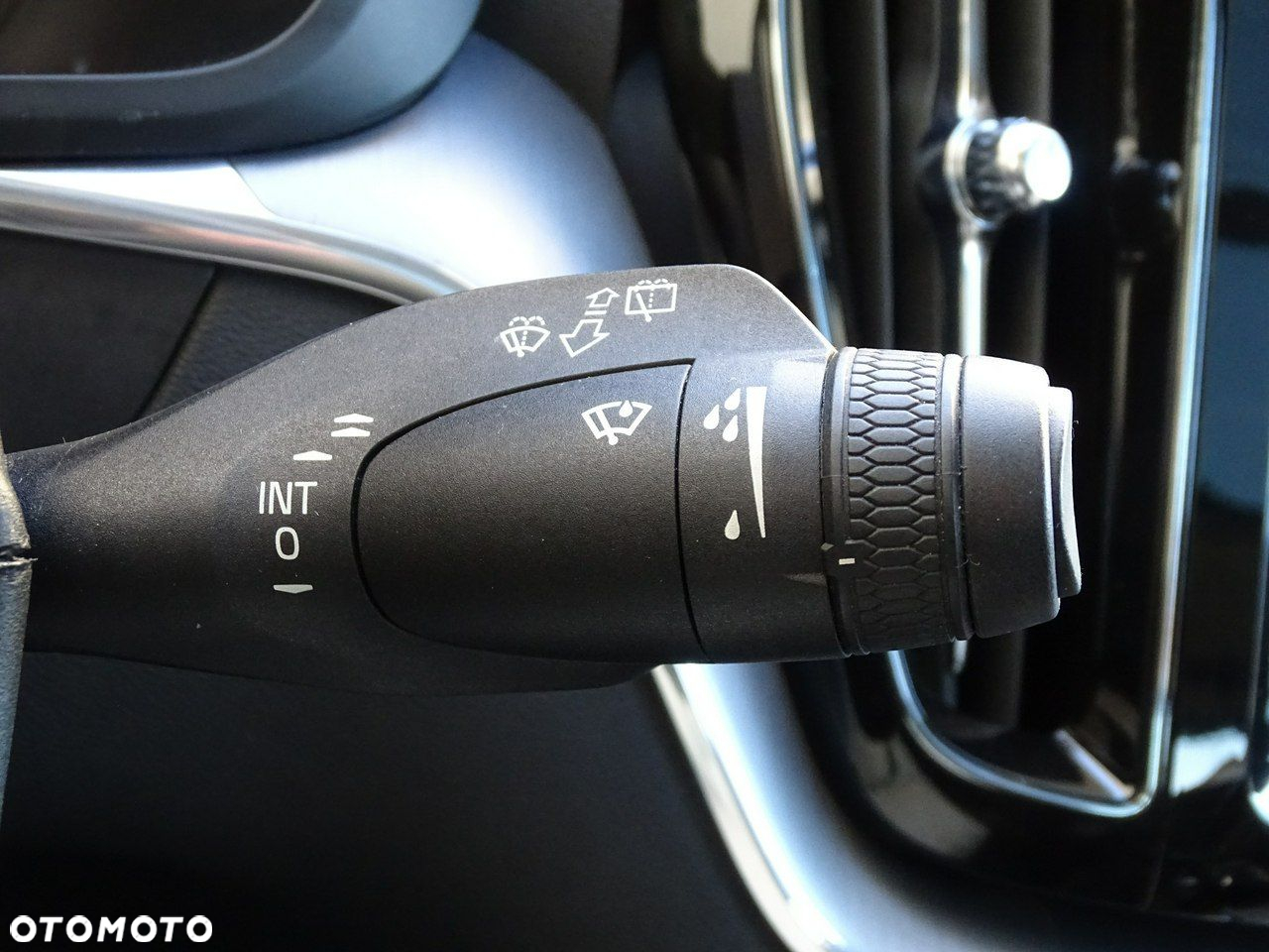 Volvo XC 60 D4 AWD Momentum - 27