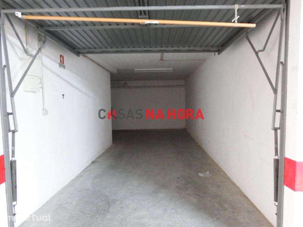 Garagem/armazém no centro de Carcavelos - Grande imagem: 3/19