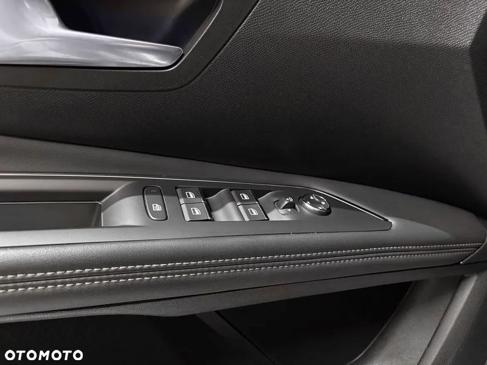 Peugeot 3008 1.6 PureTech HYbrid4 GT Line S&S EAT8 - 30