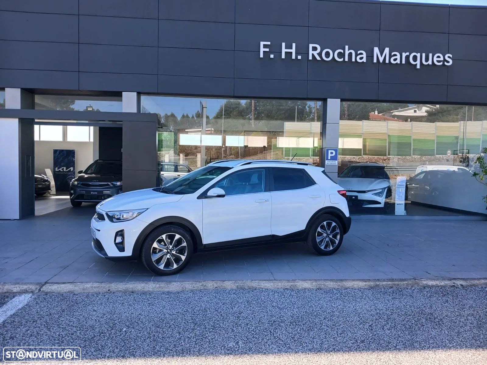 Kia Stonic 1.6 CRDi TX - 1