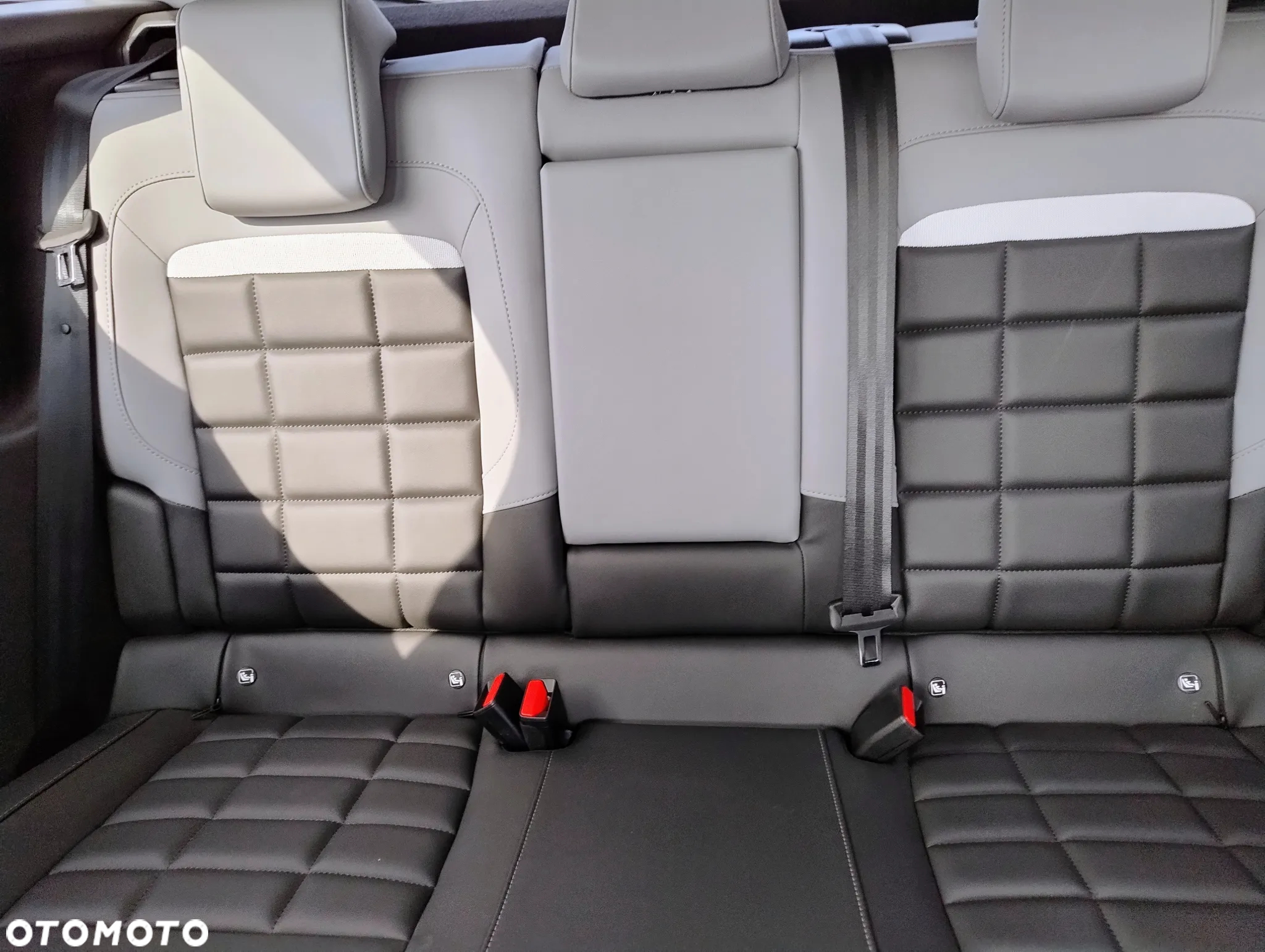 Citroën C4 1.2 mHEV Max eDCT6 - 24